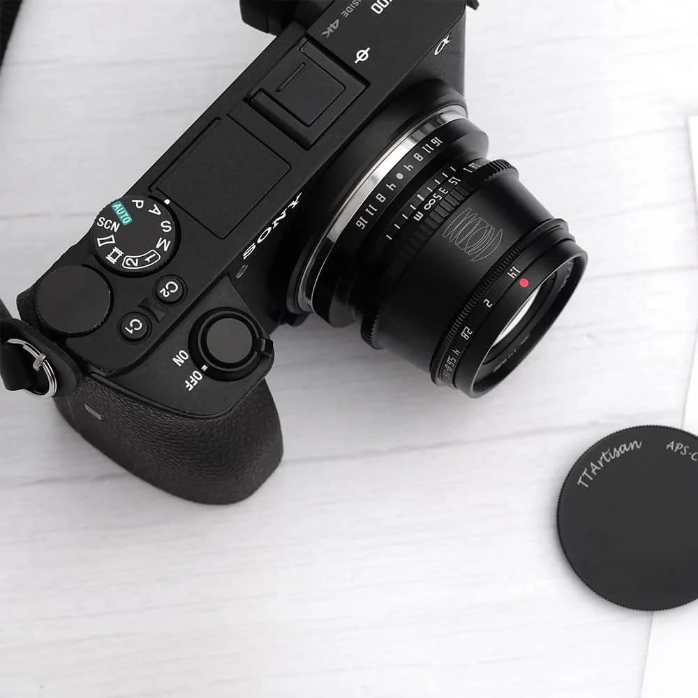 لنز 35mm f1.4 APS-C با بدنه فلزی TTArtisan سازگار با مانت Fuji FX - مشکی لنز 35mm f1.4 APS-C با بدنه فلزی TTArtisan سازگار با مانت Fuji FX - مشکی