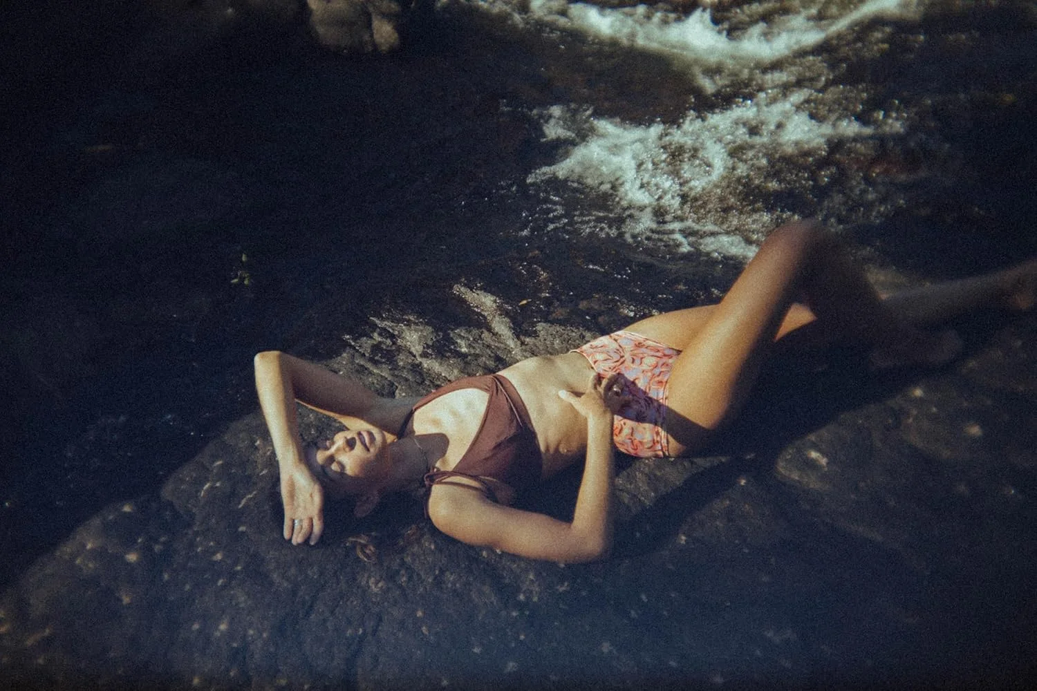 لنز پولارپرو LightLeak - THE ONE - 28mm - f11 - لنز دوربین - نشت نور قابل تنظیم - جلوه ای ماندگار - مانت Sony E