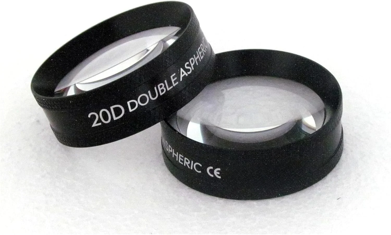 بسته لنز آسفریکال دوبل شامل ۱ عدد لنز 20D به همراه دفترچه راهنما و دستمال تمیز کننده در جعبه