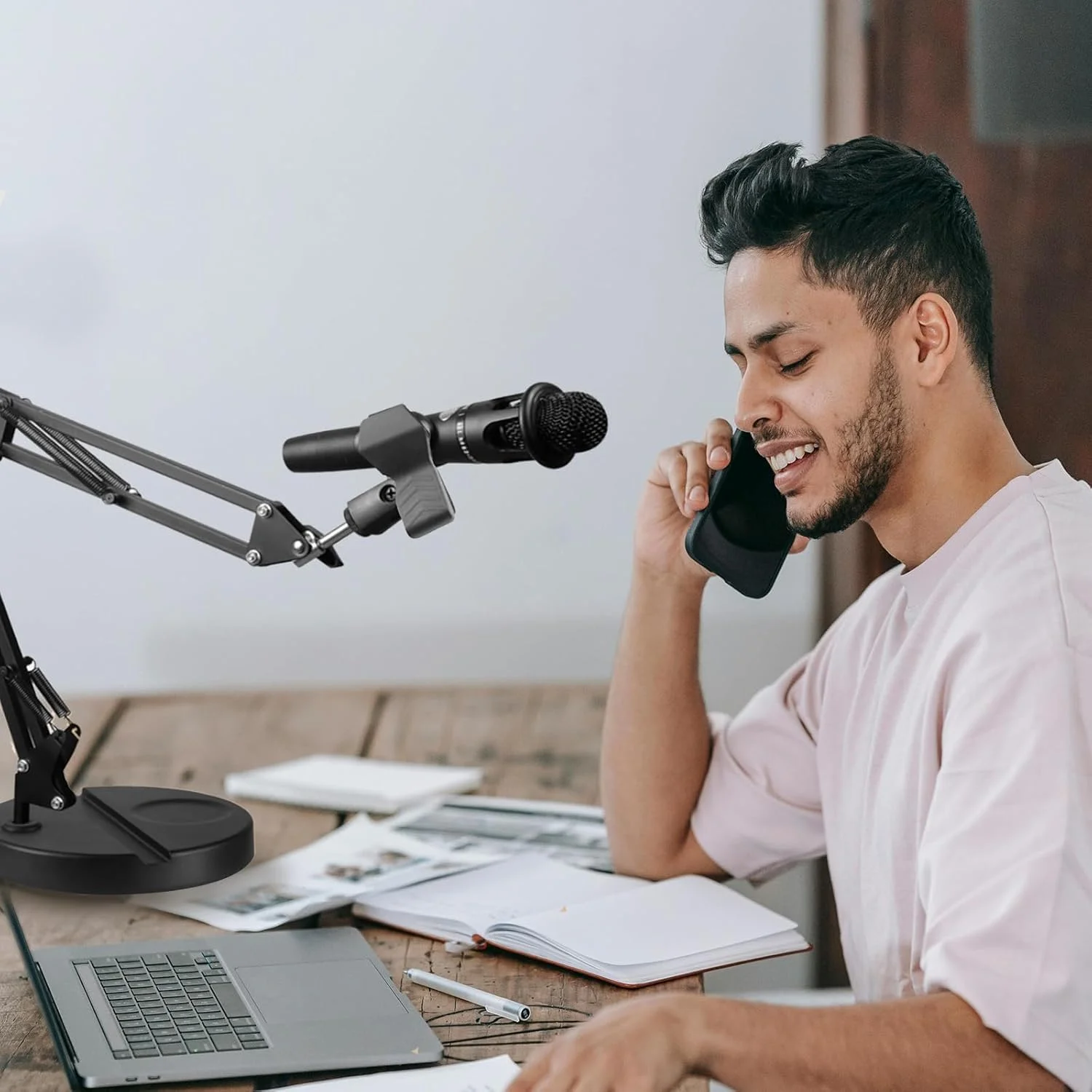 پایه میکروفون رومیزی بازویی، پایه قابل تنظیم ارتقا یافته با گیره فنری برای میکروفون ها (تا قطر 1.96 اینچ)، ایده آل برای بازی، گیتار، پخش زنده یوتیوب و موارد دیگر پایه میکروفون رومیزی بازویی، پایه قابل تنظیم ارتقا یافته با گیره فنری برای میکروفون ها (تا قطر 1.96 اینچ)، ایده آل برای بازی، گیتار، پخش زنده یوتیوب و موارد دیگر