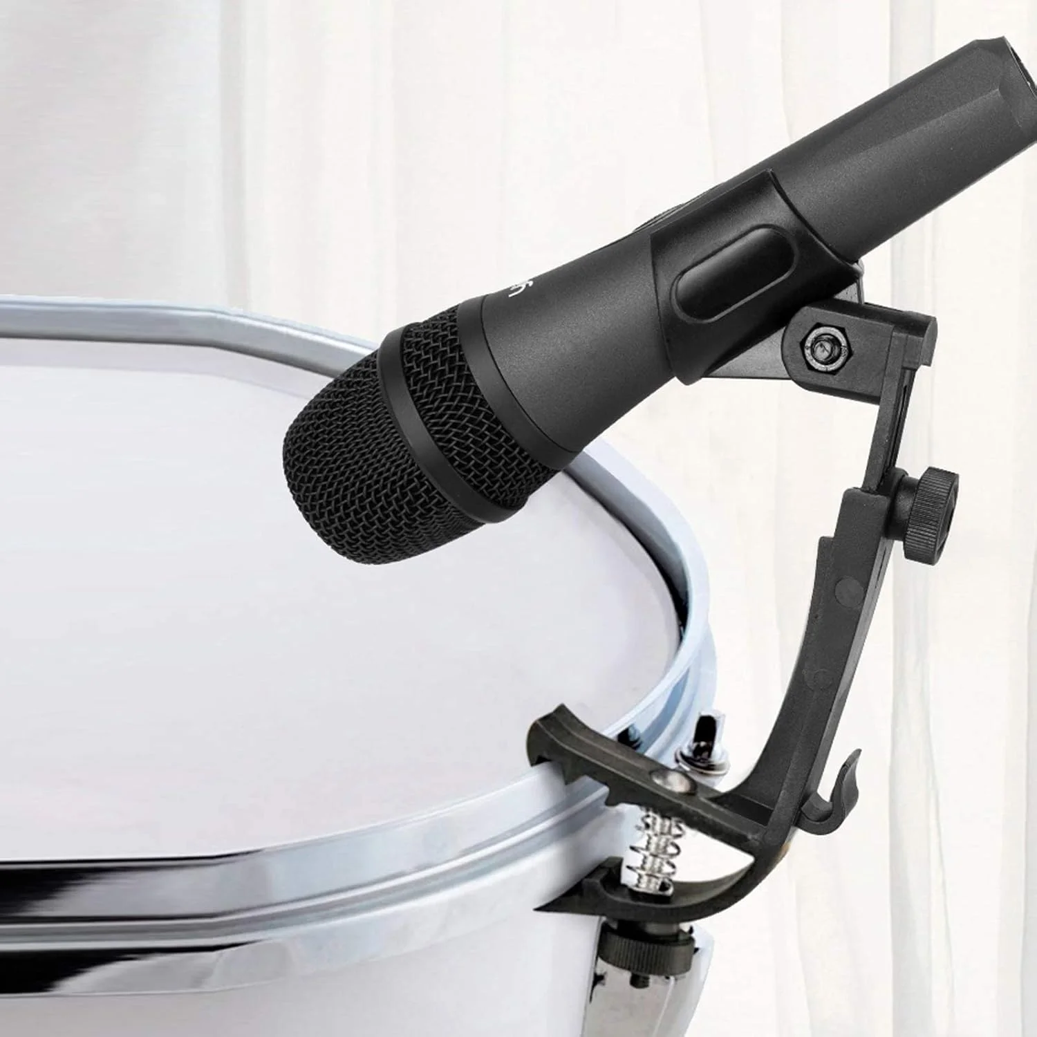 گیره های میکروفون درام، نگهدارنده میکروفون درام پلاستیکی قابل تنظیم و ضد ضربه، گیره نصب رینگ کاربردی، فنر، ضد زنگ و سازگار با محیط زیست، برای هر میکروفون دستی به طور پیوسته، 1 جفت (مشکی)