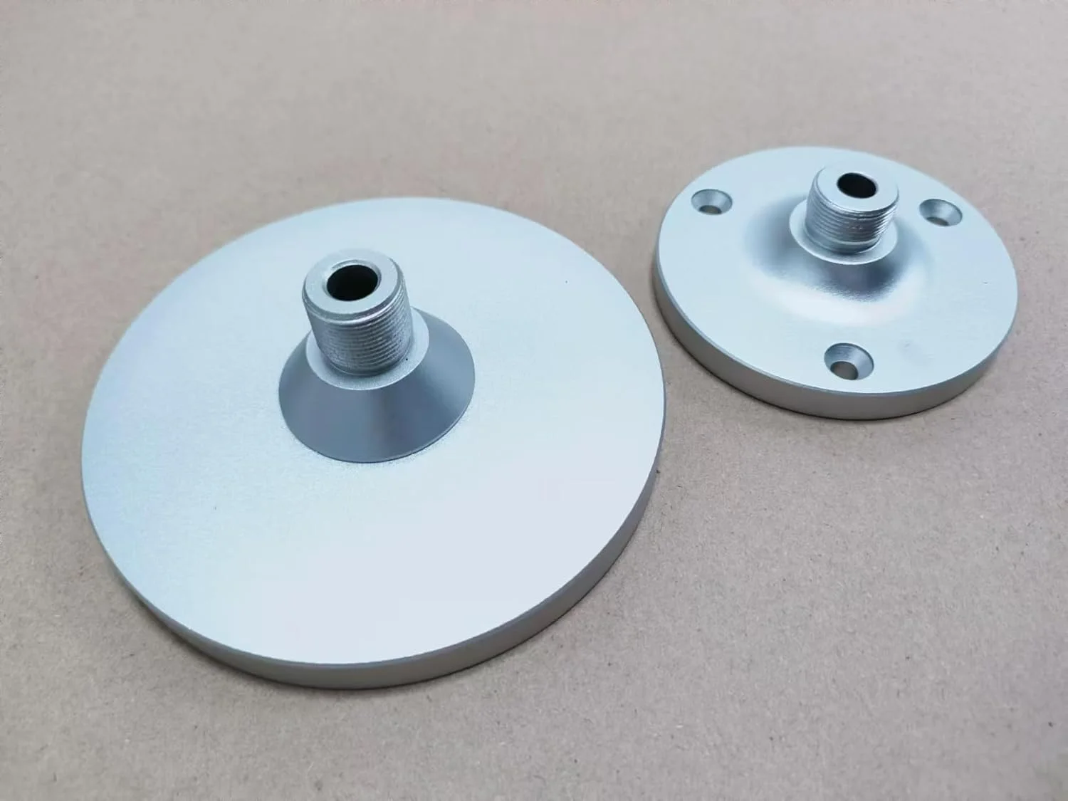 پایه میکروفون گردن غازی، بازوی انعطاف پذیر 33 سانتی متری، نگهدارنده تریبون سنگین با پایه وزنه تعادل، نقره ای