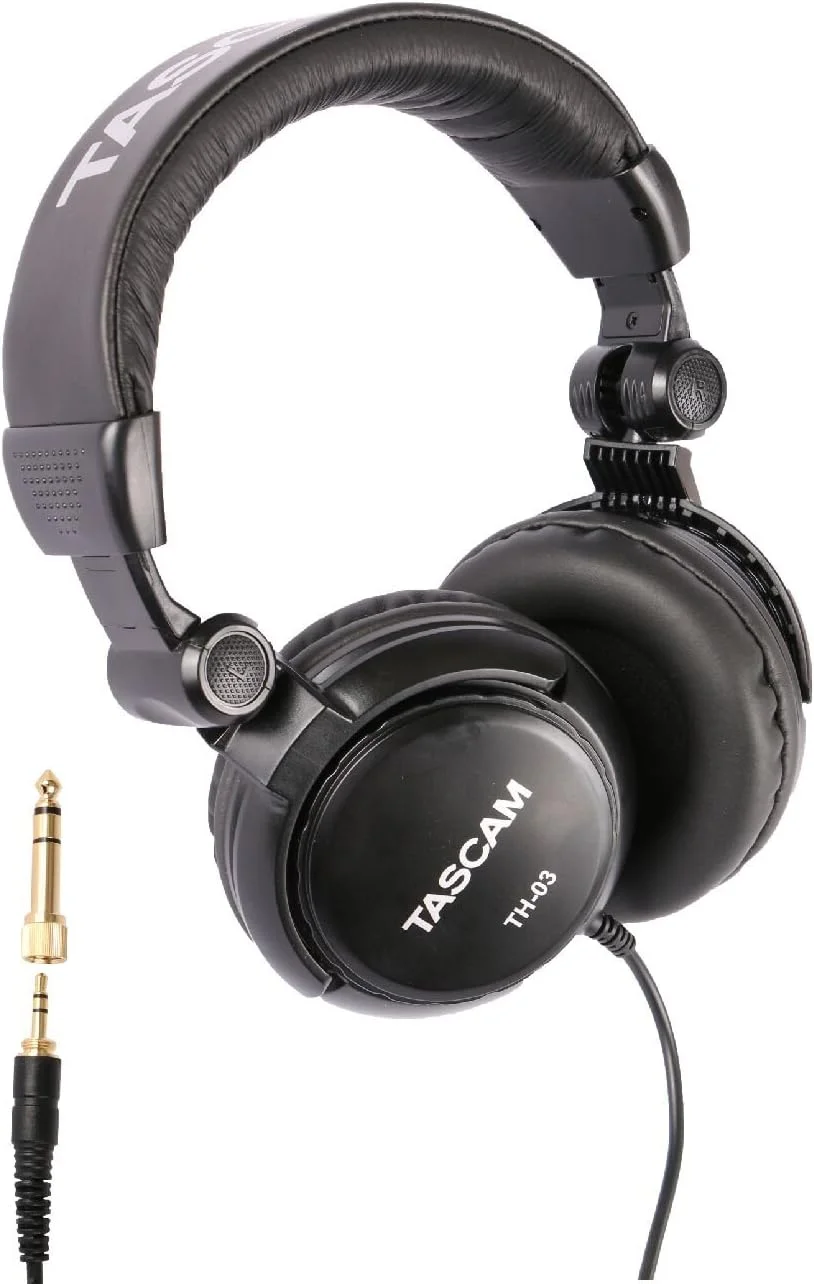 هدفون استودیویی Tascam TH-03 – پشت بسته، پد دار، هدست صوتی حرفه ای قابل تنظیم با آداپتور نوک طلایی 1/8 اینچ به 1/4 اینچ