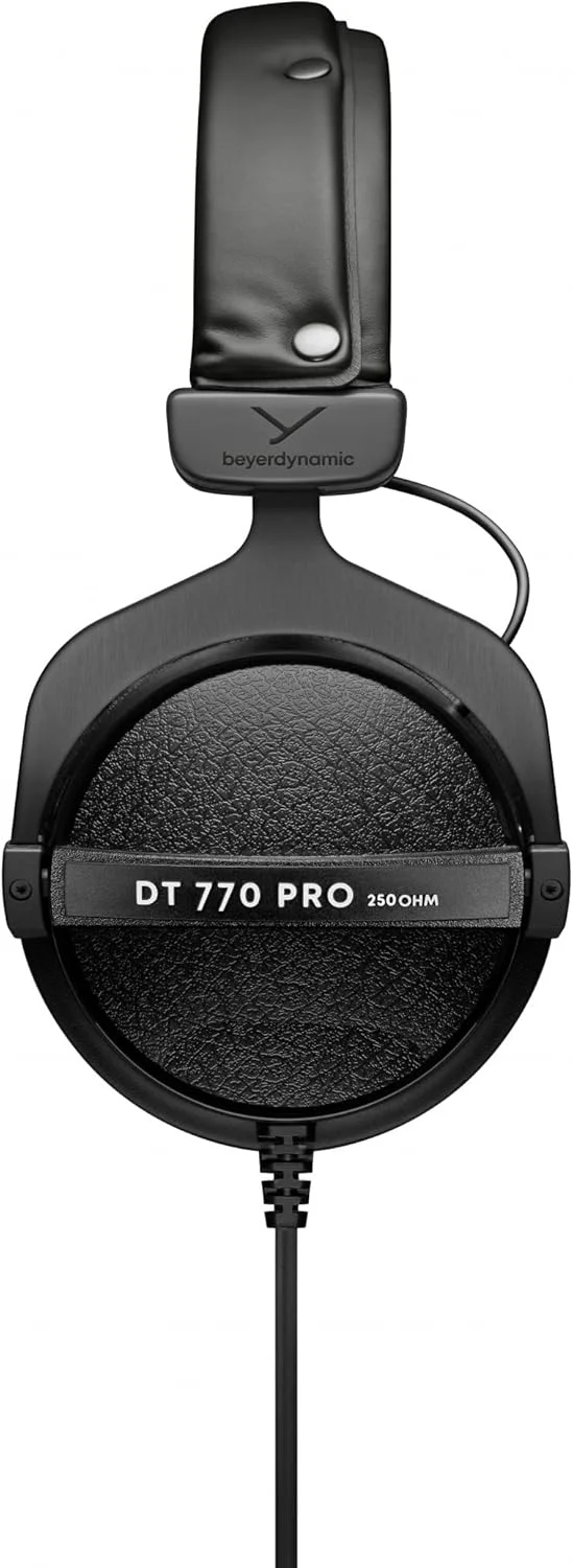 هدفون استودیویی دور گوشی بیرداینامیک DT 770 Pro 250 اهم، مشکی. ساختار بسته، سیم دار برای استفاده استودیویی، ایده آل برای میکس در استودیو