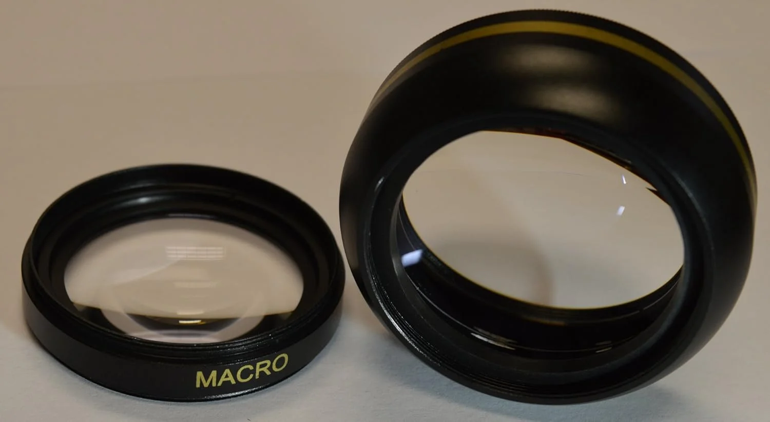 لنز واید انگل HD سوکو 52 میلیمتری 0.43X با قابلیت ماکرو برای دوربینهای DSLR نیکون D5300 D5200 D5100 D5000 D3300 D3200 D3100 D3000 D7100 D7000 و پارچه تمیز کننده لنز میکروفیبر SSD لنز واید انگل HD سوکو 52 میلیمتری 0.43X با قابلیت ماکرو برای دوربینهای DSLR نیکون D5300 D5200 D5100 D5000 D3300 D3200 D3100 D3000 D7100 D7000 و پارچه تمیز کننده لنز میکروفیبر SSD