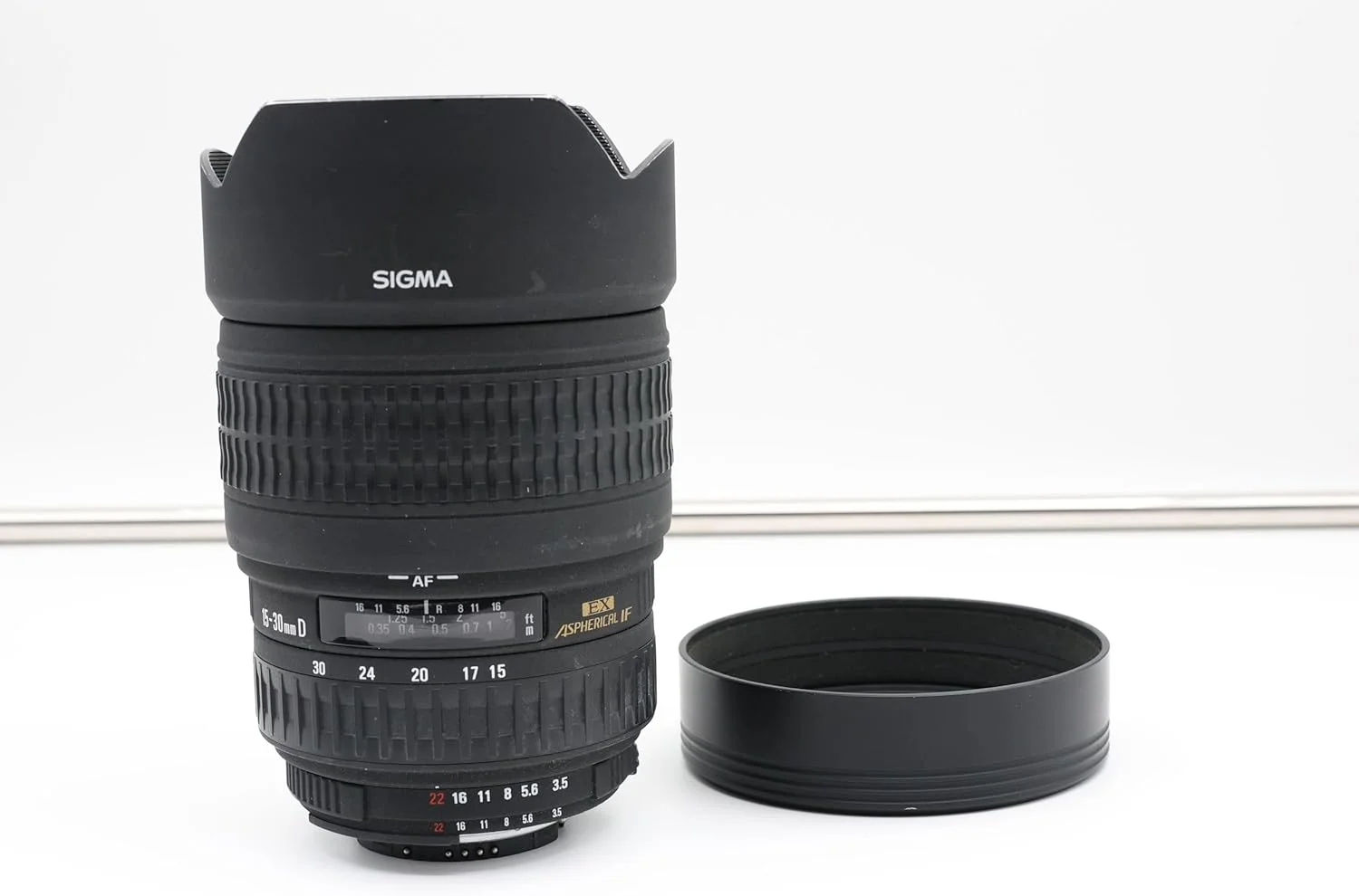 لنز زوم فوق عریض سیگما 15-30mm f/3.5-4.5 EX DG IF Aspherical برای دوربینهای SLR نیکون لنز زوم فوق عریض سیگما 15-30mm f/3.5-4.5 EX DG IF Aspherical برای دوربینهای SLR نیکون
