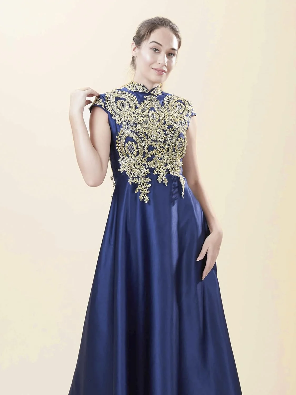 کاغذ پس زمینه عکاسی بدون درز Huamei، کاغذ پس زمینه عکس با عرض 135 سانتی متر در طول 4.8 متر (1.3x4.8 متر، #33 عاجی)