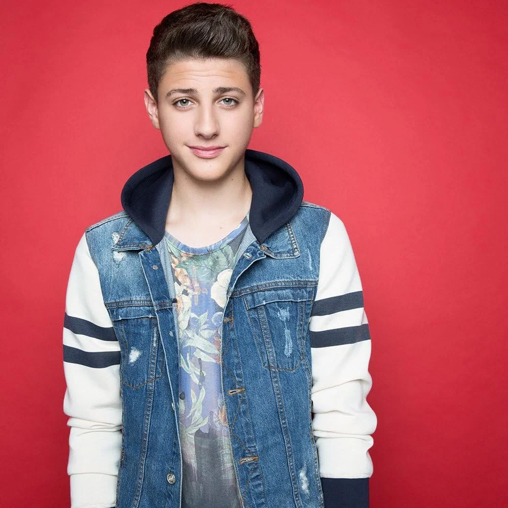 پس زمینه عکاسی کاغذی بدون درز - رنگ قرمز اصلی شماره 8، اندازه 218 سانتی متر عرض در 11 متر طول، پس زمینه برای ویدیوهای یوتیوب، پخش زنده، مصاحبه ها و پرتره ها - ساخت ایالات متحده آمریکا