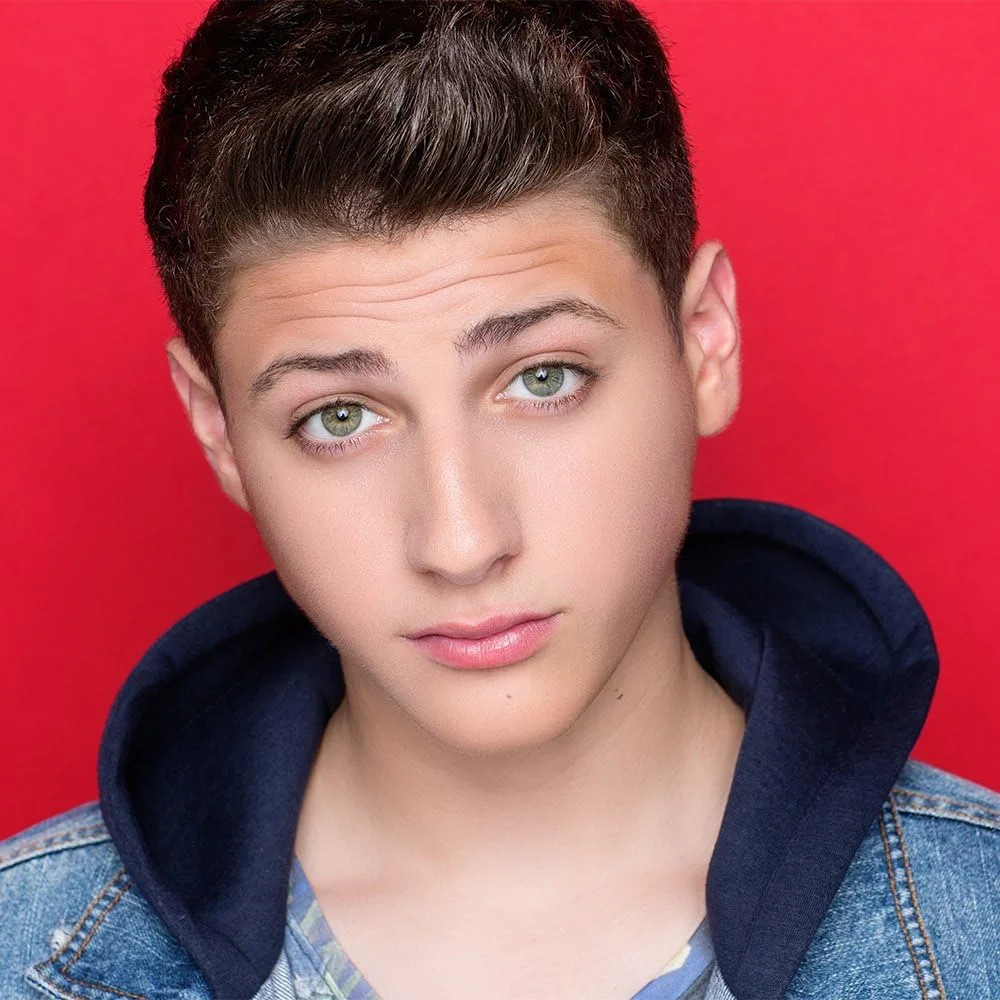 پس زمینه عکاسی کاغذی بدون درز - رنگ قرمز اصلی شماره 8، اندازه 218 سانتی متر عرض در 11 متر طول، پس زمینه برای ویدیوهای یوتیوب، پخش زنده، مصاحبه ها و پرتره ها - ساخت ایالات متحده آمریکا