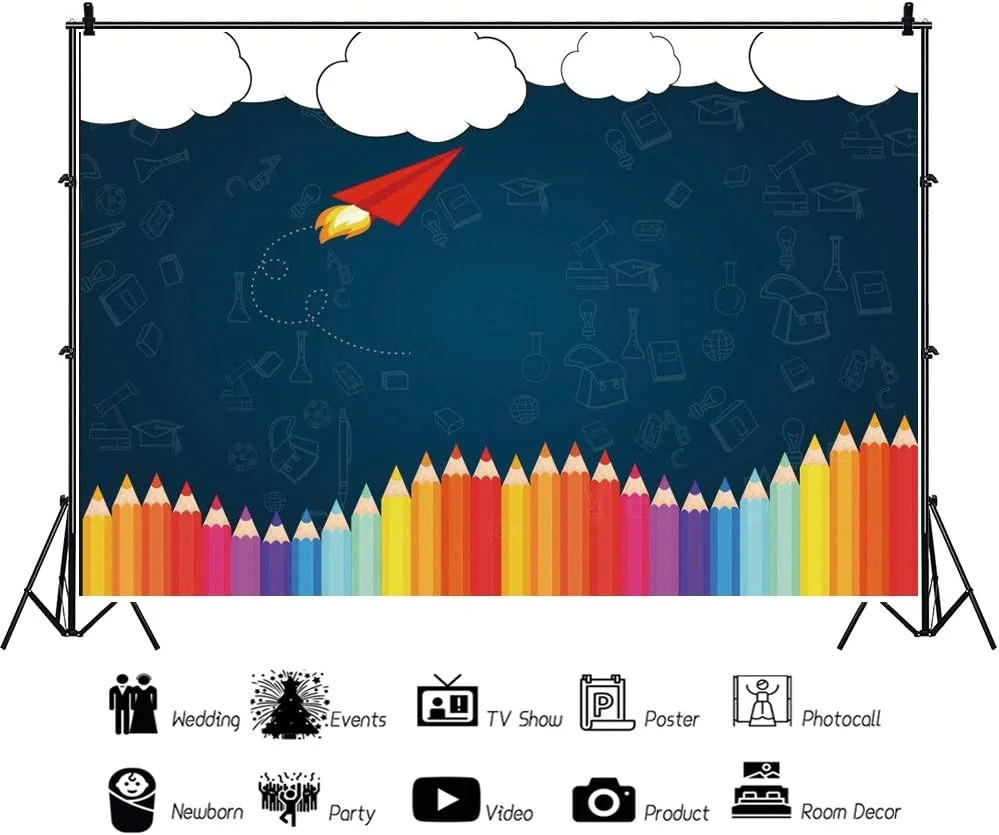 پس زمینه عکاسی Leyiyi با طرح بازگشت به مدرسه، تخته سیاه کلاس قدیمی، قلم های رنگی، فصل بازگشت، کاغذ دیواری طرح دار، هواپیمای کاغذی، مناسب برای عکس دانش آموزی، استودیو عکس وینیل