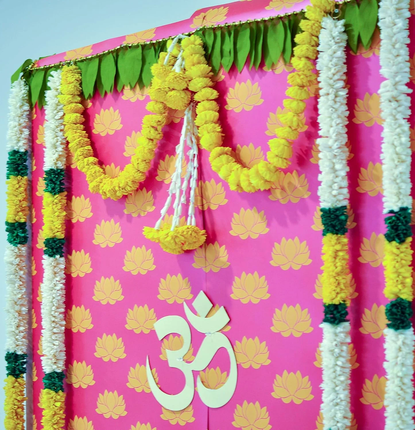 پس زمینه کاغذی گل نیلوفر آبی صورتی داغ - تزئینات پس زمینه هندی برای بنر دیواری پس زمینه عروسی - 183x213 سانتی متر پس زمینه کاغذی گل نیلوفر آبی صورتی داغ - تزئینات پس زمینه هندی برای بنر دیواری پس زمینه عروسی - 183x213 سانتی متر