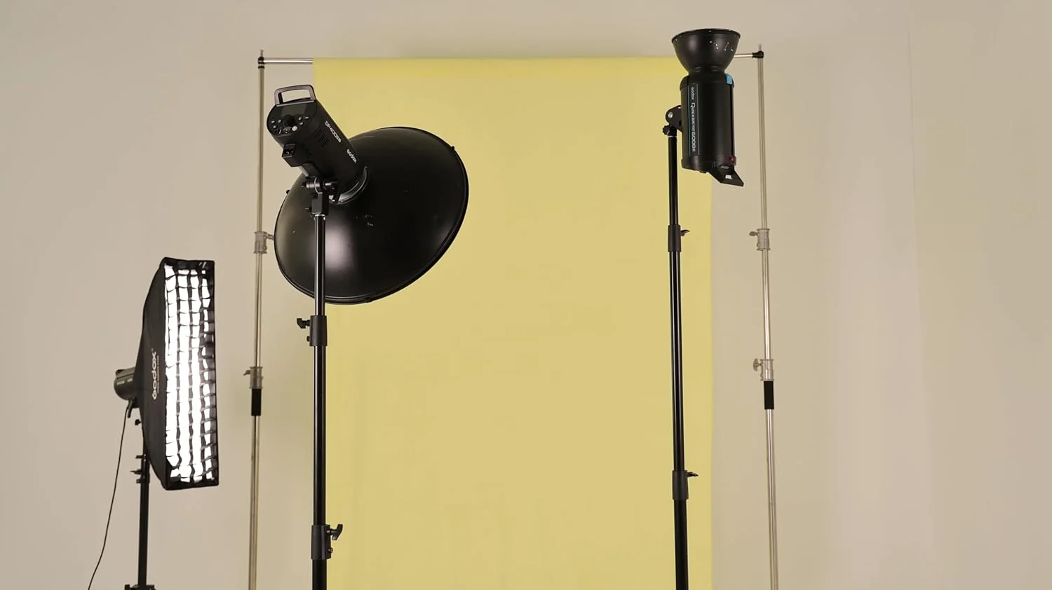 پس زمینه میکروفایبر زرد روشن 1.8×2.7 متری کیت برای استودیو عکاسی، کودکان و عکس های پرتره پس زمینه میکروفایبر زرد روشن 1.8×2.7 متری کیت برای استودیو عکاسی، کودکان و عکس های پرتره