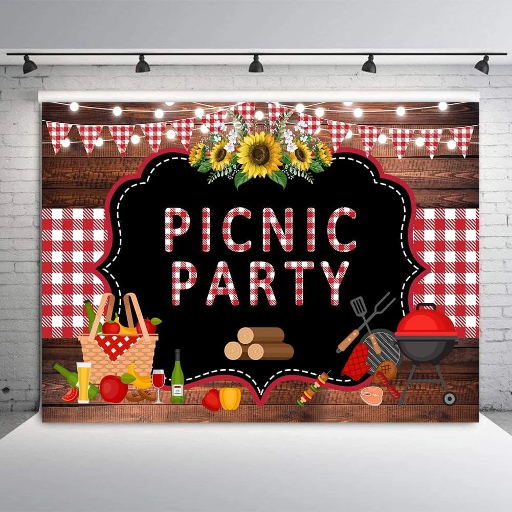 پس زمینه مهمانی پیک نیک Withu، حصیر چوبی قرمز و سفید شطرنجی، چراغ های رشته ای، پس زمینه عکاسی BBQ، دکوراسیون آفتابگردان، بنر تزئینات باربیکیو در فضای باز، لوازم غرفه عکس 7x5 فوت