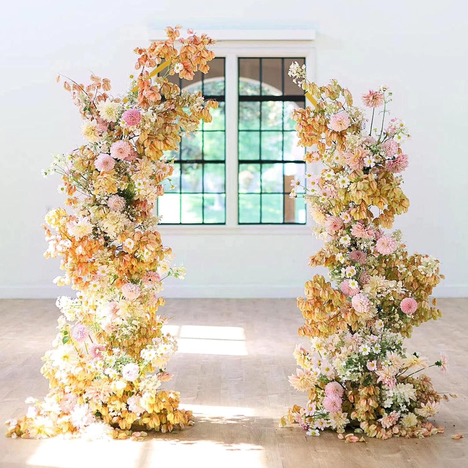 استند طاق فلزی مراسم عروسی، مجموعه 2 عددی (2.2 متر/2 متر)، طاق باغی فلزی به شکل ماه، استند پس زمینه طاق با بالای خمیده طلایی، مناسب برای دکوراسیون جشن و مهمانی