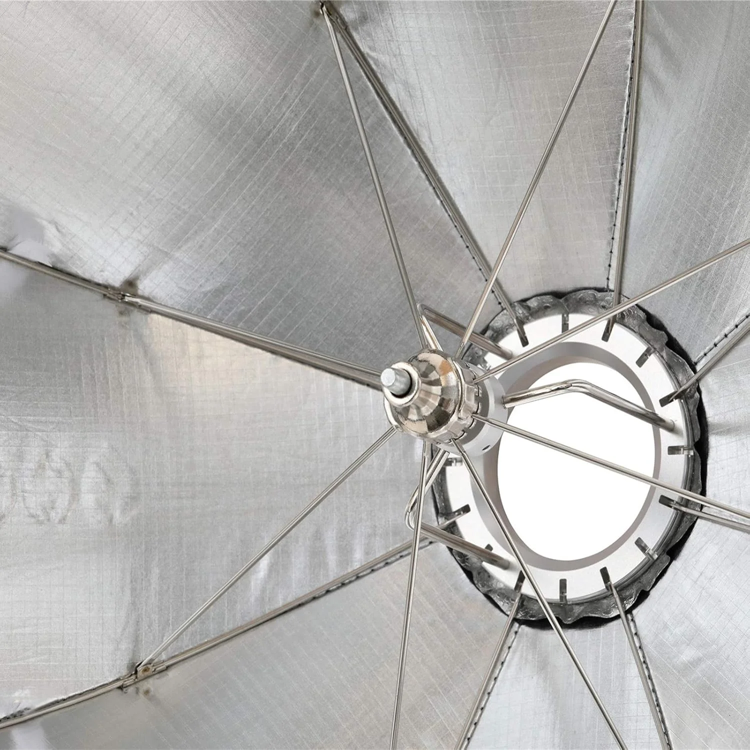 سافت باکس پرتابل گودکس AD-S60S با قطر 60 سانتی متر و مانت گودکس برای نورهای AD400Pro AD300Pro ML60 ML60Bi ML30 ML30Bi مناسب برای عکاسی پرتره (مانت گودکس)