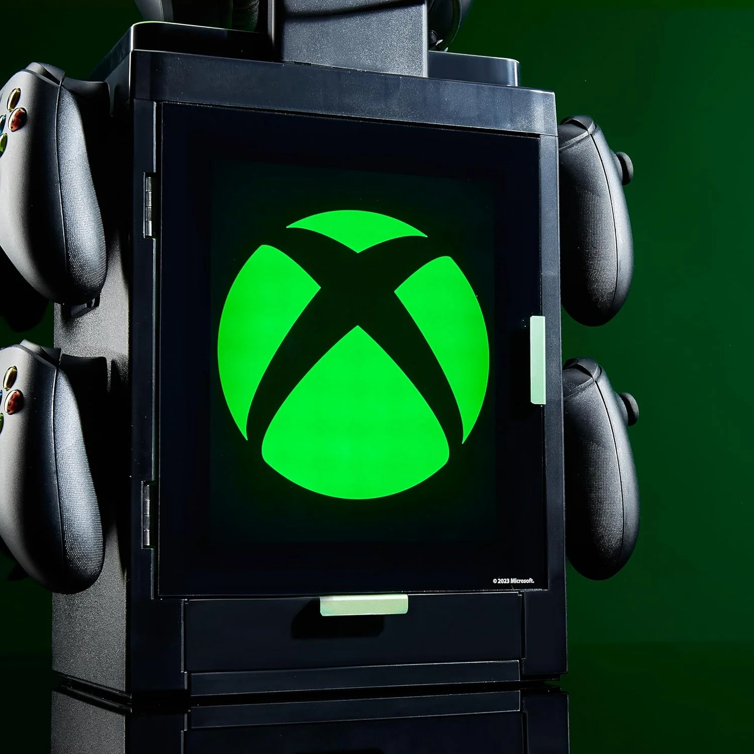 کابینت نورپردازی LED رسمی ایکس باکس نومسکال، نگهدارنده کنترلر و استند هدست برای PS4/PS5 و Xbox Series X|S - تنظیمات نورپردازی LED متعدد - محصول رسمی ایکس باکس