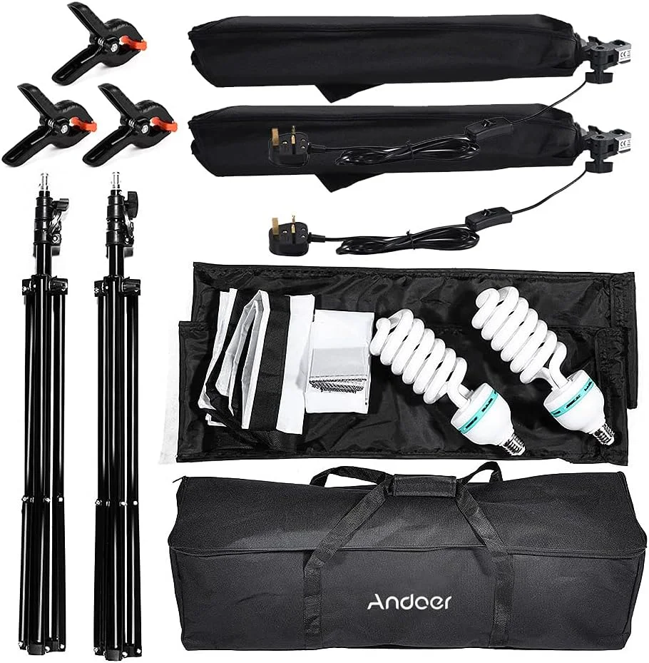 کیت نورپردازی سافت باکس استودیوی عکاسی Irovami شامل 2 عدد لامپ 135 واتی، 2 عدد پایه نور، 2 عدد سافت باکس تک لامپی، 3 عدد گیره مانت ماهی شکل، 1 عدد کیف حمل غیر بافته برای پرتره و محصول