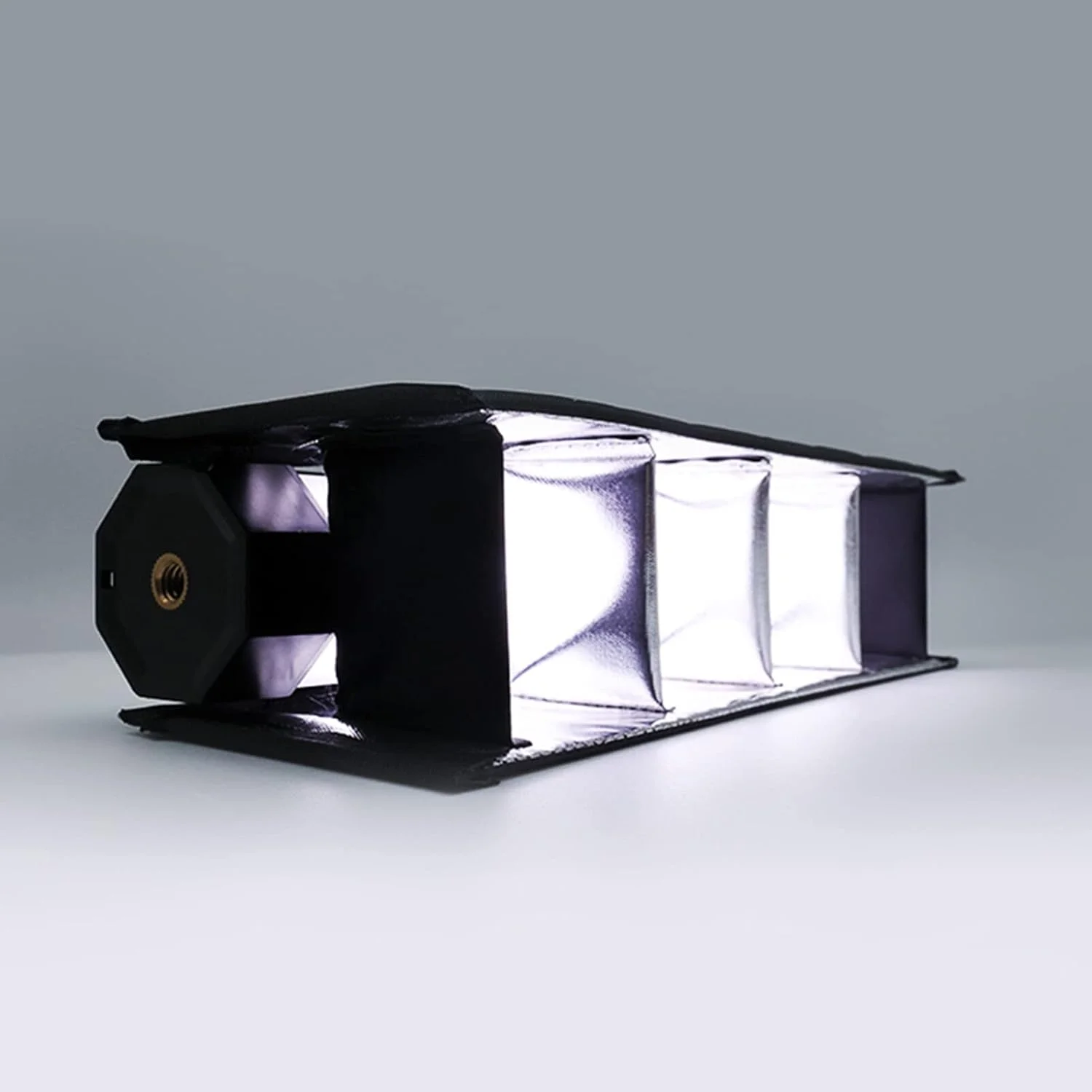 نرم‌باکس Irovami با گرید تاشو لانه زنبوری مناسب برای نور ویدئویی LED مدل RGB P200، مناسب برای عکاسی استودیویی، پرتره و ویدئو محصول، ابعاد 212x67 میلی‌متر