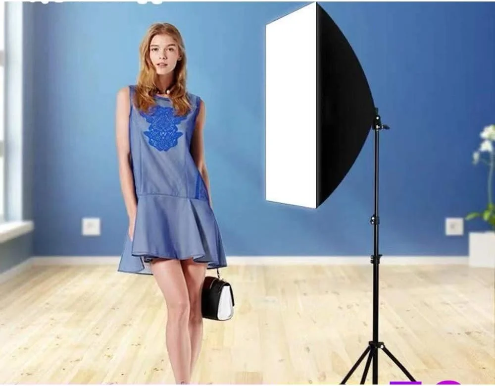 نور ثابت استودیویی کیو اس تی اف مناسب عکاسی، به همراه سافت باکس 50 در 70 سانتی متر و پایه 2 متری برای استودیو عکس، عکاسی از محصول و فیلمبرداری