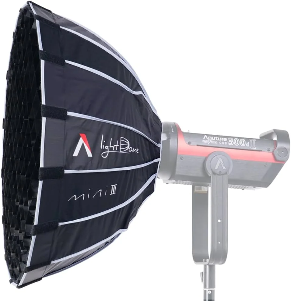 نرم‌باکس دایره‌ای تاشو سریع Aputure Light Dome Mini III با قطر ۶۰ سانتی‌متر و مانت بوئنز، طراحی فشرده و مناسب برای Amaran 150c 300c COB 60d/x S, 100d/x S, 200d/x S, LS C300dII, LS 600c Pro