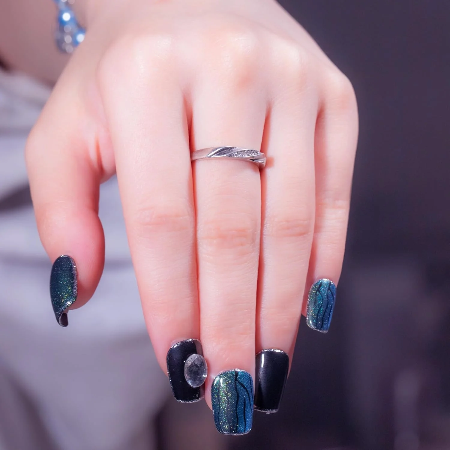 HN'LEIFAIRY 14 عدد ناخن مصنوعی فشاری، مربع مشکی متوسط، ناخن های مصنوعی سبز تیره کوتاه، چسب ناخن قابل استفاده مجدد برای زنان و دختران (سبز کوتاه MJ-(s