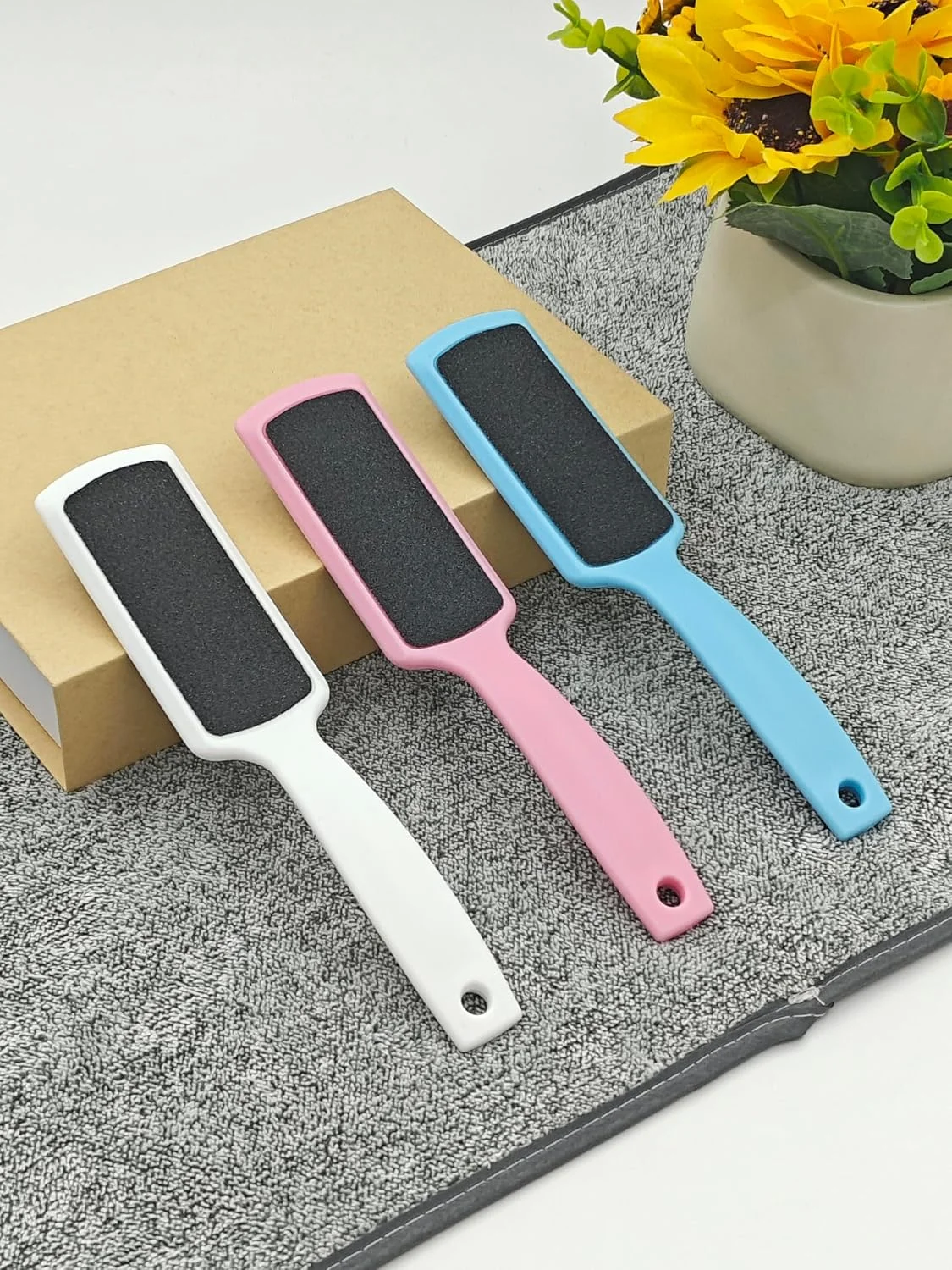 مجموعه ۳ عددی سوهان پدیکور پا، از بین برنده پینه، رنده دو طرفه پا، ۳ رنگ (آبی، صورتی، سفید) مجموعه ۳ عددی سوهان پدیکور پا، از بین برنده پینه، رنده دو طرفه پا، ۳ رنگ (آبی، صورتی، سفید)