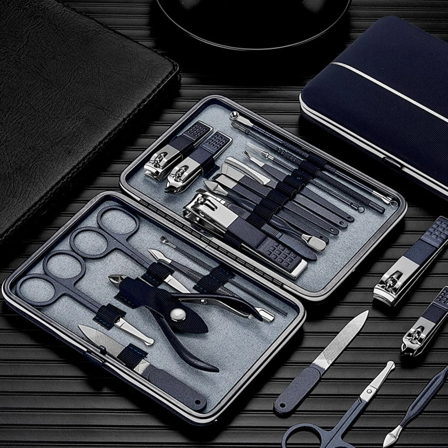 ست مانیکور 18 تکه ایرووامی با کیف، ست حرفه ای پدیکور، ناخن گیر استیل ضد زنگ، کیت پیرایش سالنی برای مردان، زنان، والدین، سالمندان، بیماران، مراقبت از ناخن مسافرتی