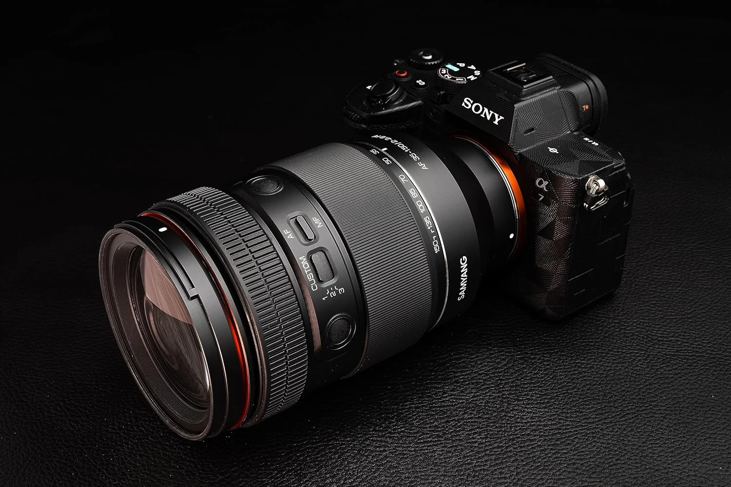 لنز زوم همه کاره Samyang AF 35-150mm F2.0-2.8 FE برای Sony E با قابلیت Par Focal، فوکوس خودکار فیلمبرداری سینمایی، زوم Dolly Shot، سوییچ سفارشی و محافظت در برابر آب و هوا