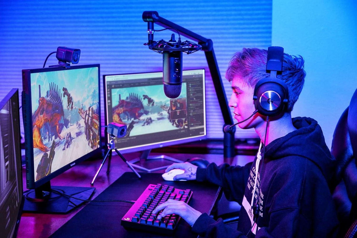 بازوی میکروفون استودیویی پریمیوم Blue Microphones Compass با فنرهای داخلی، گیره رومیزی و مدیریت کابل داخلی برای ضبط، بازی، استریم، پادکست - مشکی