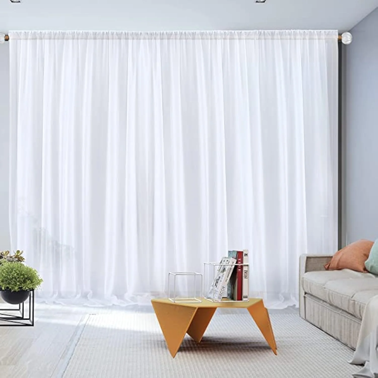 پرده پس زمینه سفید برای مراسم عروسی: پرده پس زمینه 2 در 2 متر از جنس ابریشم یخی نرم، مناسب برای عکاسی، دکوراسیون غرفه عکس، تولد، جشن نوزاد و رویدادهای جشنواره