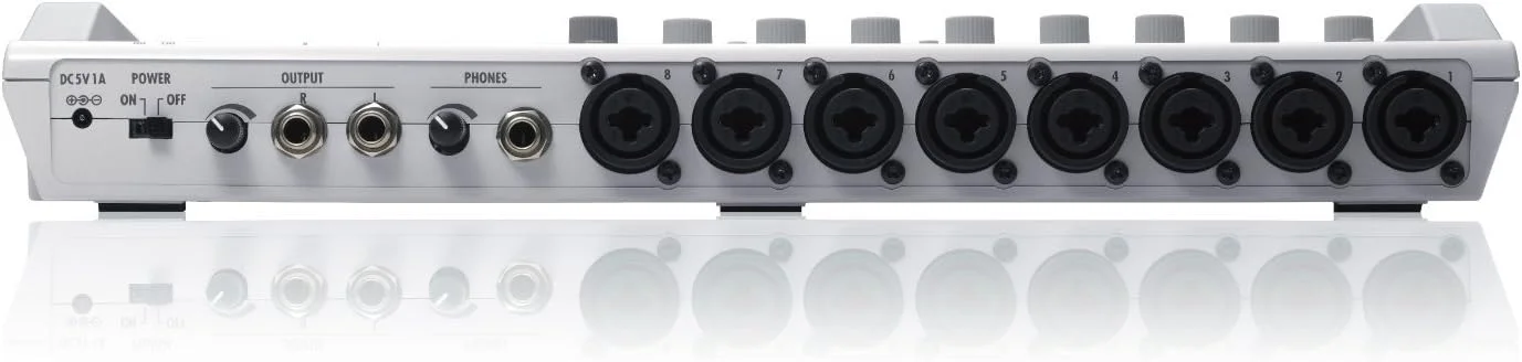 ضبط کننده چند مسیره رومیزی زوم R16، رابط، کنترلر، 8 ورودی ترکیبی XLR، 16 ترک، رابط صوتی USB، میکروفون های کندانسور استریو داخلی، 135 افکت داخلی ضبط کننده چند مسیره رومیزی زوم R16، رابط، کنترلر، 8 ورودی ترکیبی XLR، 16 ترک، رابط صوتی USB، میکروفون های کندانسور استریو داخلی، 135 افکت داخلی