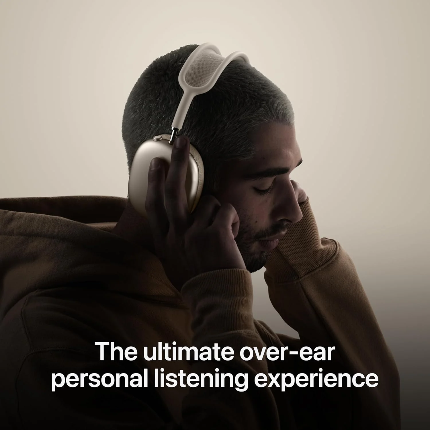 هدفون رو گوشی بیسیم Apple AirPods Max، حذف نویز فعال حرفهای، حالت شفافیت، صدای فضایی شخصیسازیشده، شارژ USB-C، هدفون بلوتوث برای آیفون – Midnight - تصویر 3 هدفون رو گوشی بیسیم Apple AirPods Max، حذف نویز فعال حرفهای، حالت شفافیت، صدای فضایی شخصیسازیشده، شارژ USB-C، هدفون بلوتوث برای آیفون – Midnight - تصویر 3