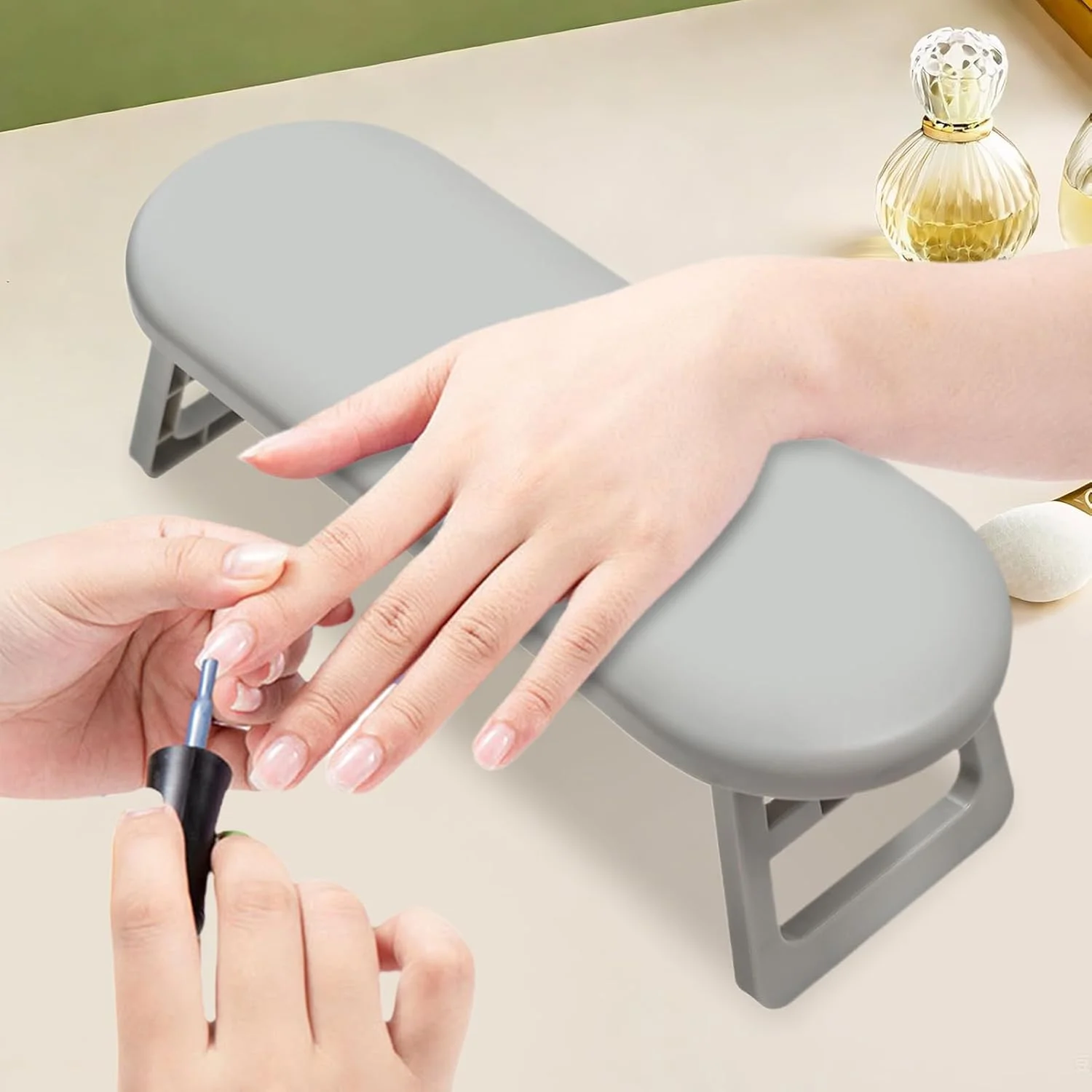 پد استراحت دست قابل حمل و راحت برای ناخن کار - پد بازوی تاشو و ضد لغزش برای متخصصان، مبتدیان، سالن ها، مانیکور، پدیکور و استفاده در فضای باز پد استراحت دست قابل حمل و راحت برای ناخن کار - پد بازوی تاشو و ضد لغزش برای متخصصان، مبتدیان، سالن ها، مانیکور، پدیکور و استفاده در فضای باز