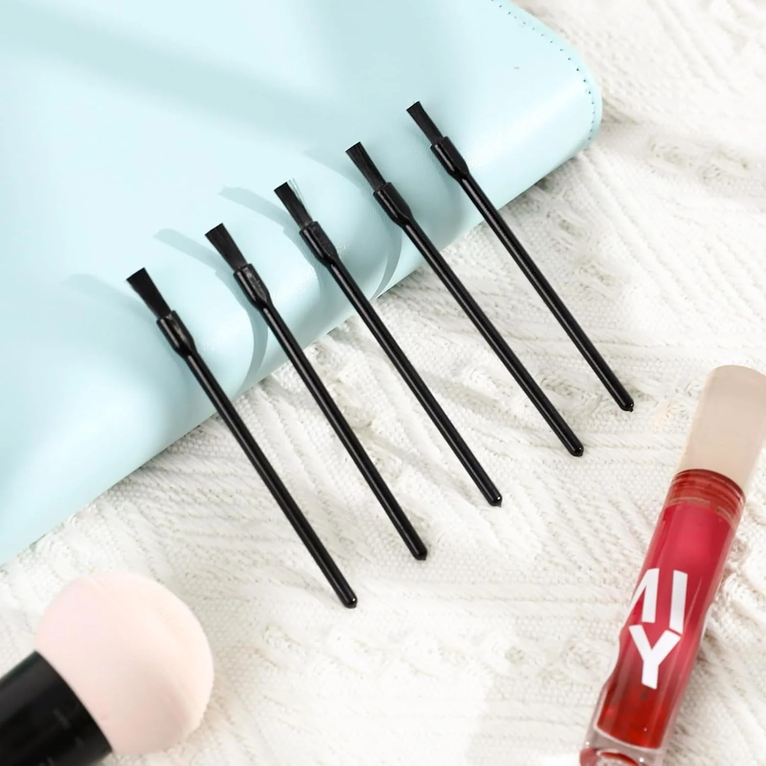 ۱۰۰ عدد برس لب یکبار مصرف و اپلیکاتور لاک ناخن – براش های آرایشی نرم و یکبار مصرف برای رژ لب دقیق، براق کننده لب و لاک ناخن – براش های آرایشی چند منظوره، بهداشتی و قابل حمل برای بانوان