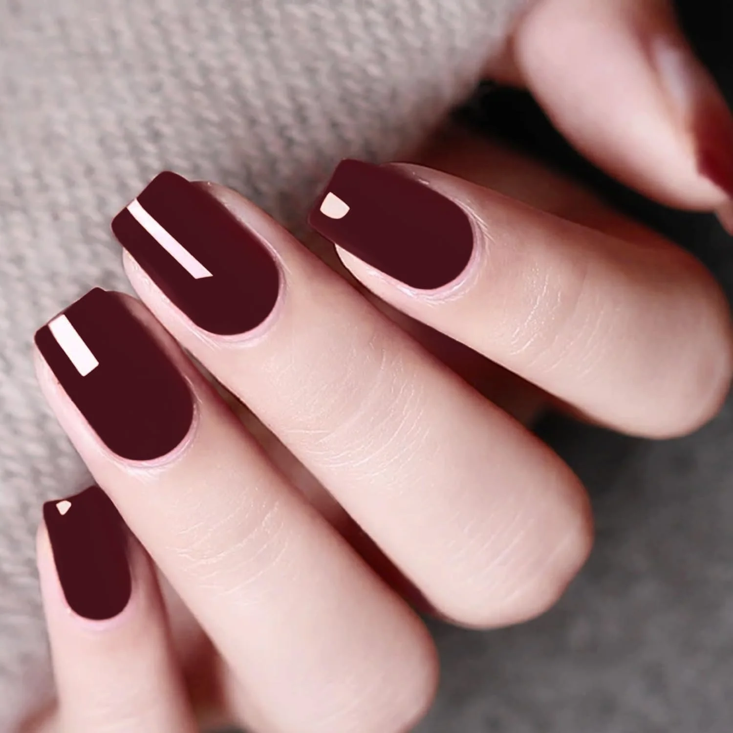 24 عدد ناخن مصنوعی کوتاه مربعی، نوک ناخن مصنوعی با چسب، قابل جابجایی، مناسب کریسمس، هالووین، زنان و دختران (شرابی)