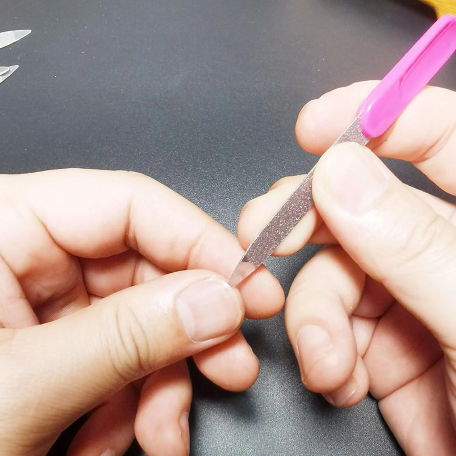 ست سوهان ناخن فلزی 12 عددی استیل ضد زنگ برای ناخن های طبیعی با نوک تیز و دسته ضد لغزش برای زنان و مردان