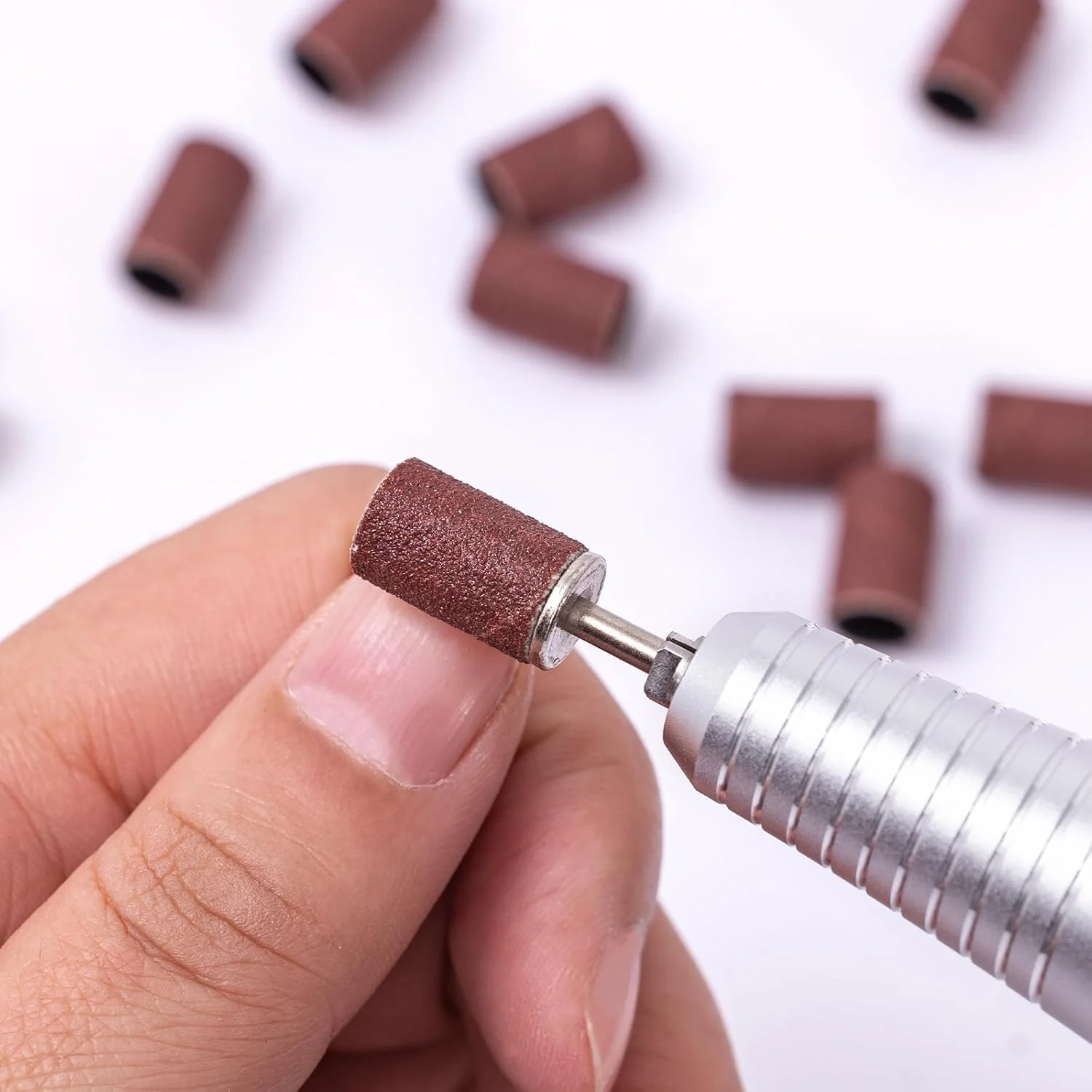 ۱۰۰ عدد نوار سنباده حرفه ای برای مانیکور ناخن، درجه زبری ۱۸۰، مناسب برای دستگاه های سوهان برقی ناخن