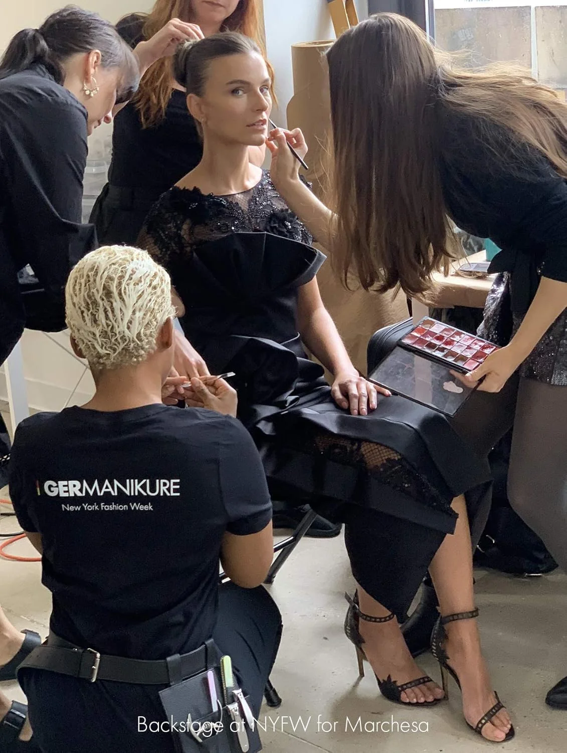 ست سوهان ناخن شیشه ای کریستالی اصل ۴ تکه GERmanikure (مشکی - رولی) - شامل سوهان ماه، مانیکور استیک، سوهان ناخن، سوهان پدیکور در کیف چرمی