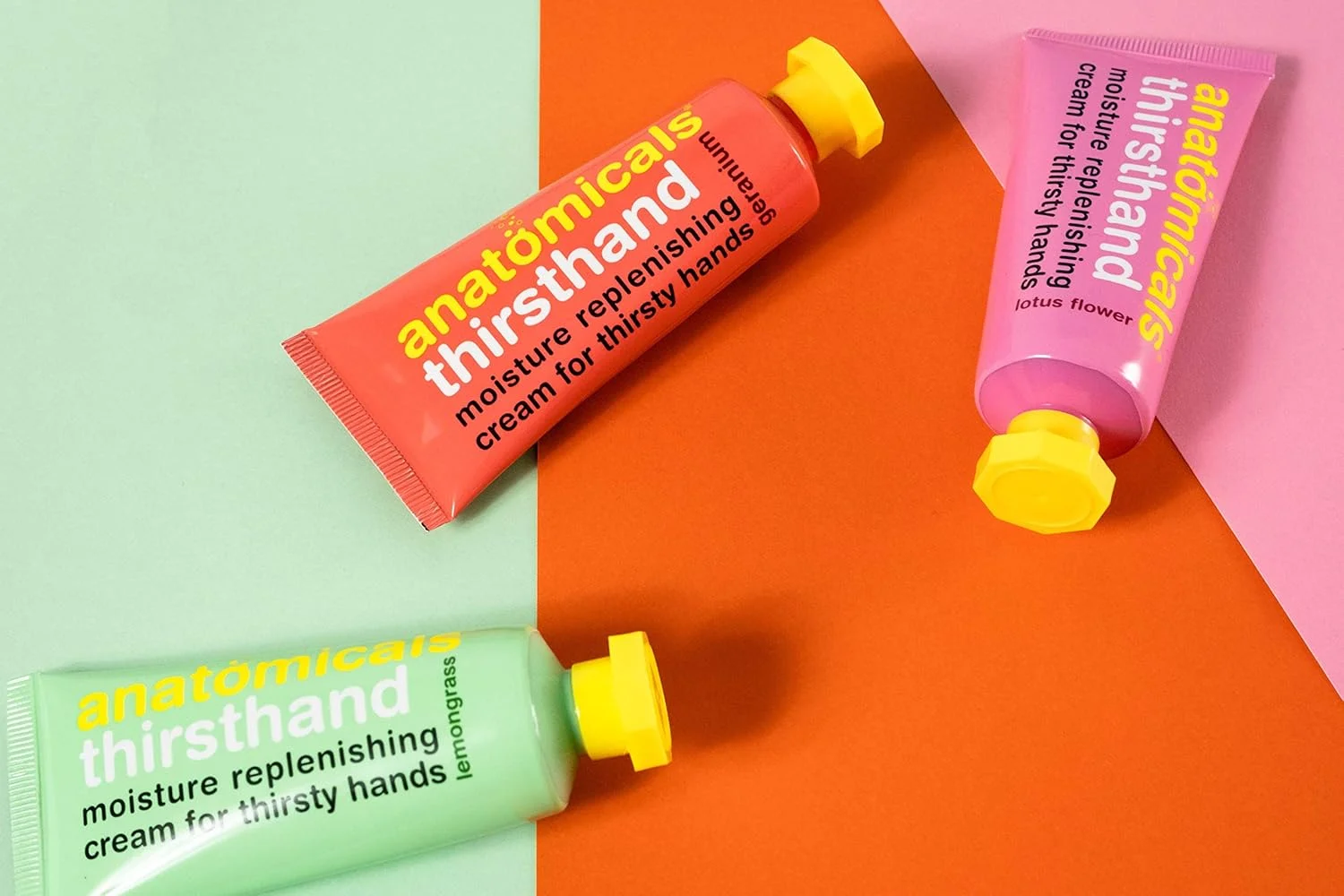 کرم آبرسان دست با رایحه گل نیلوفر آناتومیکالز ۴۰ میلی لیتر کرم آبرسان دست با رایحه گل نیلوفر آناتومیکالز ۴۰ میلی لیتر