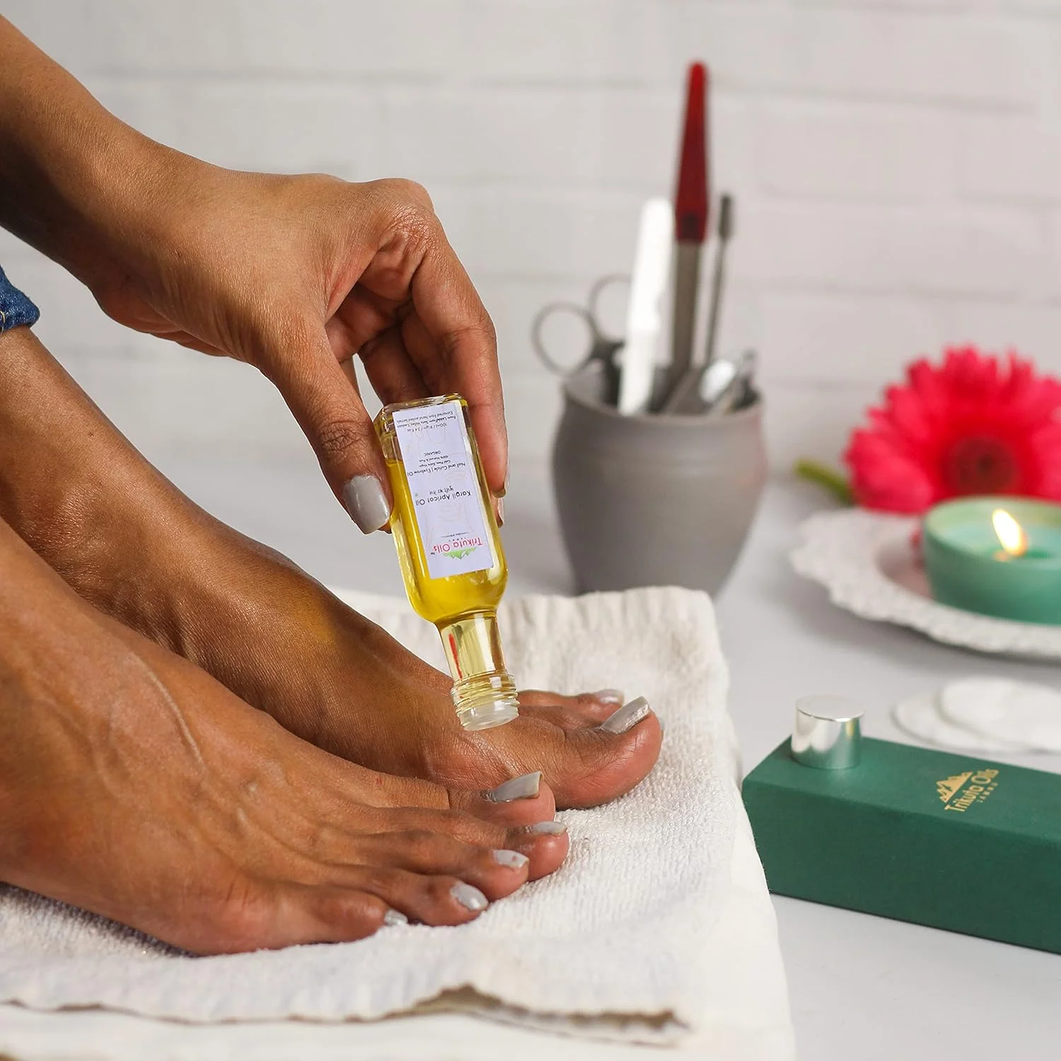 روغن زردآلوی کارگیل تری کوتا اویلز جامو - تقویت کننده ناخن ها و کمک به رشد آنها - تغذیه کننده کوتیکول های خشک و ترک خورده - 20 میلی لیتر