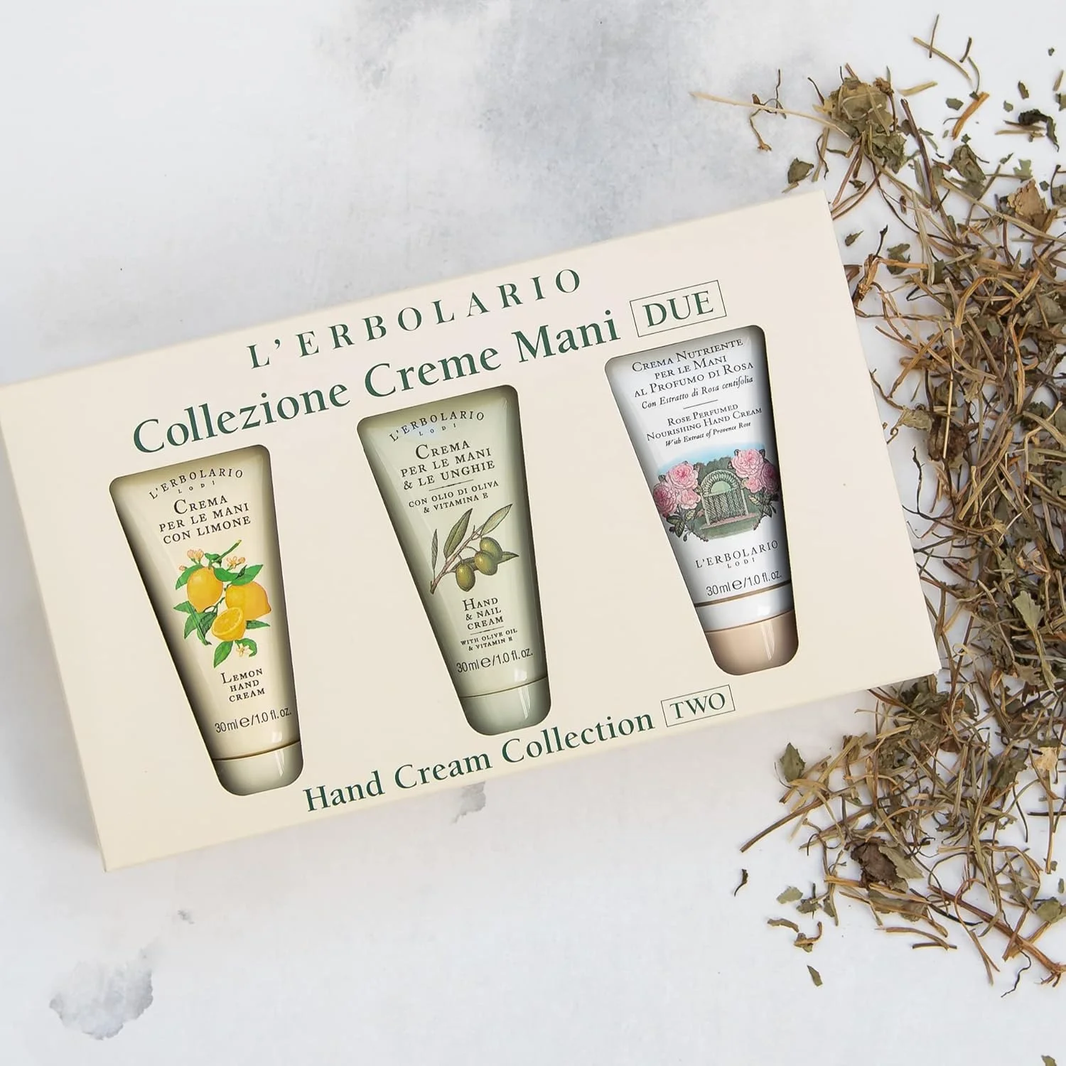 مجموعه کرم دست L'Erbolario شماره دو - کیت سایز کوچک برای داشتن دستانی همیشه نرم، مخملی و خوشبو - مجموعه جمع و جور برای نیازهای شما در سفر - هر دسته آزمایش شده برای کاهش آلرژی - 3 عدد مجموعه کرم دست L'Erbolario شماره دو - کیت سایز کوچک برای داشتن دستانی همیشه نرم، مخملی و خوشبو - مجموعه جمع و جور برای نیازهای شما در سفر - هر دسته آزمایش شده برای کاهش آلرژی - 3 عدد