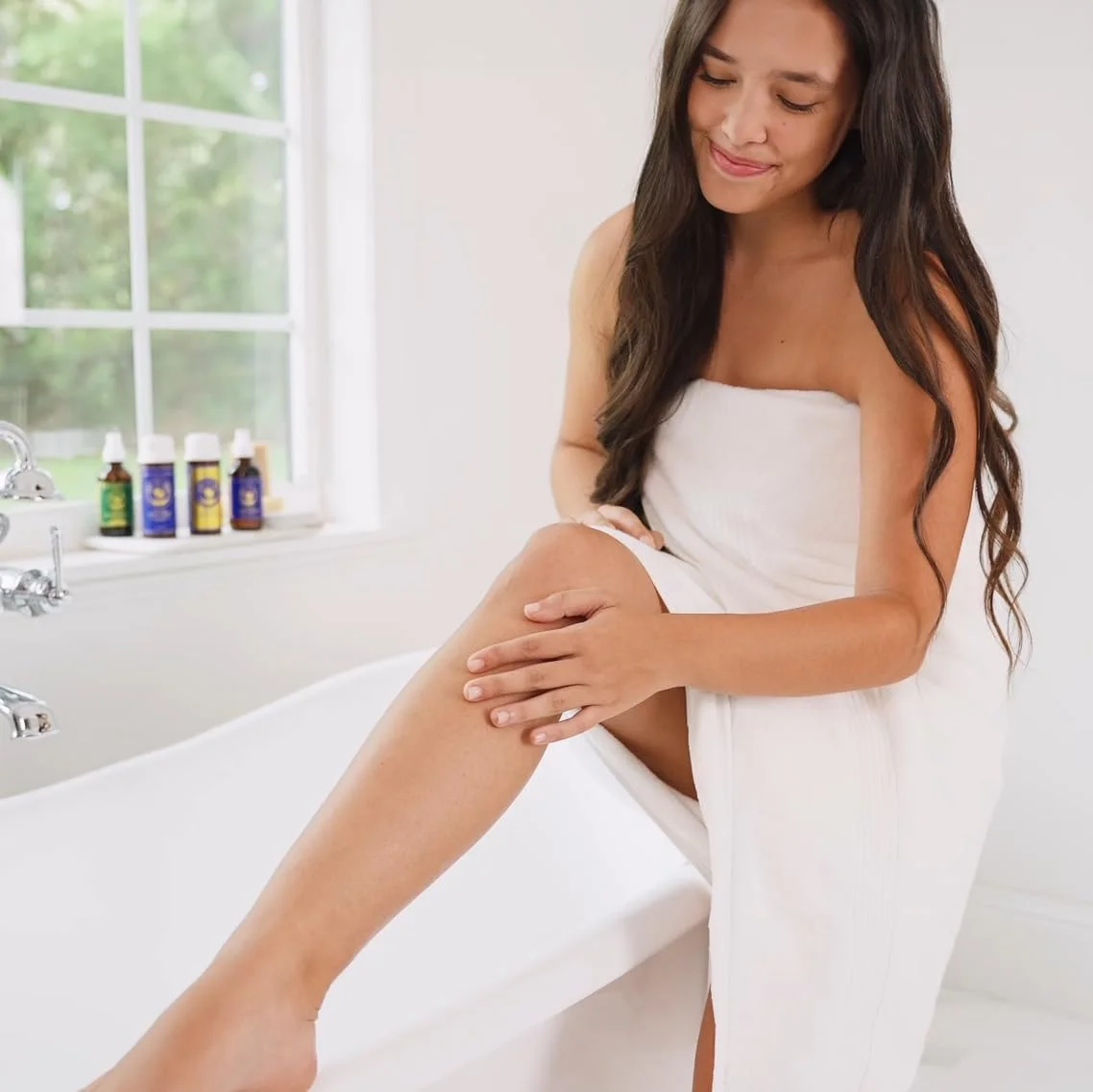 مرطوب کننده چند منظوره ارگانیک برای پوست، مو، صورت، کوتیکول، ناخن، پوست سر و پا. فرمول ضد پیری ساخته شده از روغن های زیتون، اسطوخودوس، بادام و هسته انگور با ویتامین E، روغن بدن برای مردان و زنان 120 میلی لیتر