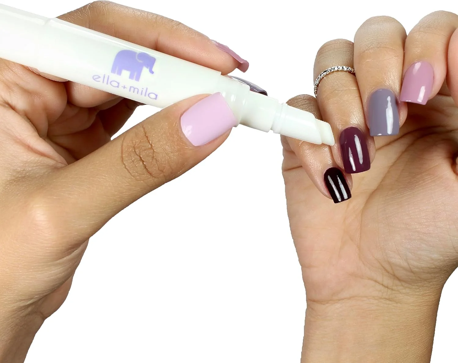 روغن کوتیکول نرم کننده ella+mila (اسطوخودوس) - روغن احیا کننده کوتیکول ناخن حاوی ویتامین E - قلم روغن کوتیکول و ناخن برای ناخن های سالم تر - قلم روغن کوتیکول ناخن وگان (4.14 میلی لیتر) روغن کوتیکول نرم کننده ella+mila (اسطوخودوس) - روغن احیا کننده کوتیکول ناخن حاوی ویتامین E - قلم روغن کوتیکول و ناخن برای ناخن های سالم تر - قلم روغن کوتیکول ناخن وگان (4.14 میلی لیتر)