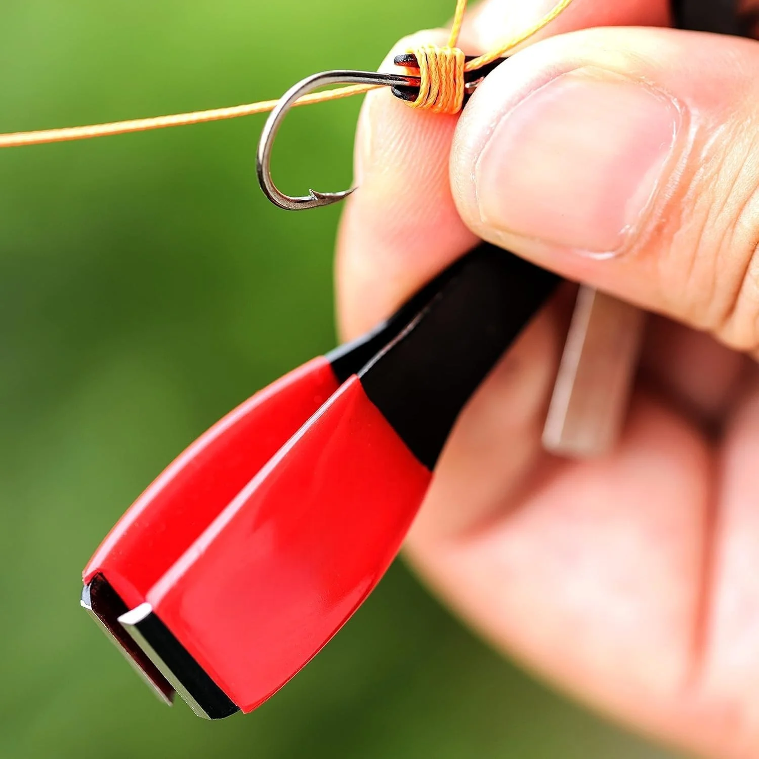 ابزار گره زدن نخ ماهیگیری THE WHITE SHOP، انبر چند منظوره ماهیگیری مگس، گره زدن سریع گره های ماهیگیری برای قلاب ها، طعمه ها و مگس ها، قیچی ماهیگیری با جمع کننده