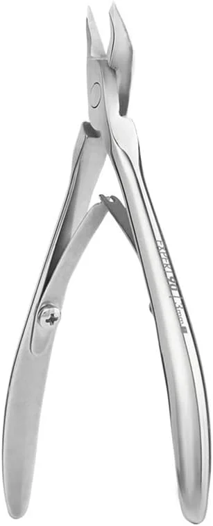 گوشت گیر ناخن، قیچی حرفه ای و تیز استیل ضد زنگ، ابزار مانیکور و پدیکور برای ناخن های دست و پا مدل EXPERT 90 3 MM NE-90-3 گوشت گیر ناخن، قیچی حرفه ای و تیز استیل ضد زنگ، ابزار مانیکور و پدیکور برای ناخن های دست و پا مدل EXPERT 90 3 MM NE-90-3