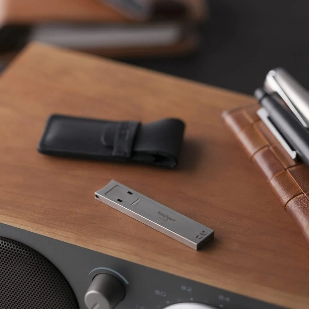 ناخن گیر برگ مانند کای کرشاو (همراه با کیف چرمی) PQ1002 ناخن گیر برگ مانند کای کرشاو (همراه با کیف چرمی) PQ1002