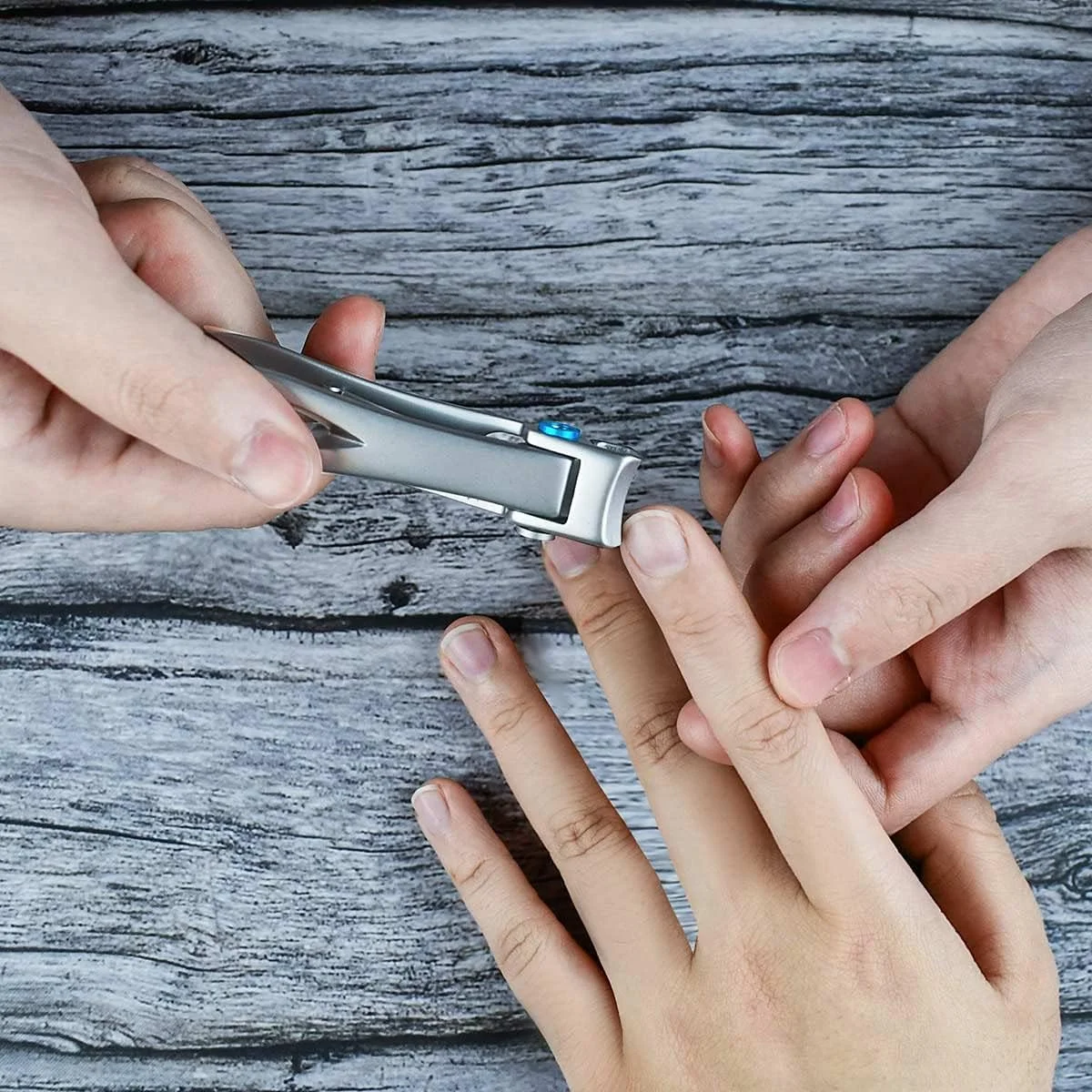 ناخن گیر برای ناخن های ضخیم پا با دهانه 15 میلی متری، ناخن گیر استیل ضد زنگ برای ناخن های ضخیم دست و پا، مناسب برای آقایان و بانوان، ناخن گیر بزرگسالان، ناخن گیر فوق العاده بزرگ (نقره ای)