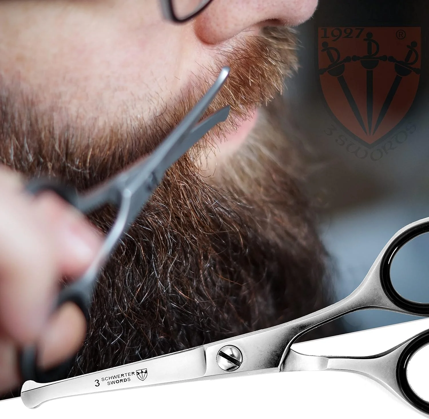 قیچی آرایشگری حرفه ای 3 Swords Germany، فولاد ضد زنگ به همراه شانه (618) قیچی آرایشگری حرفه ای 3 Swords Germany، فولاد ضد زنگ به همراه شانه (618)