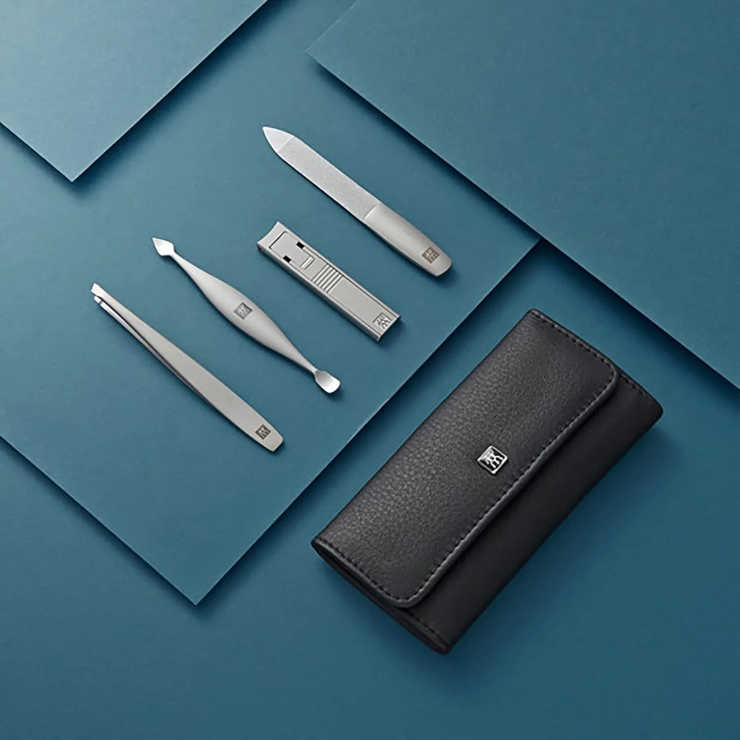 ست مسافرتی 5 تکه ZWILLING Beauty TWINOX با کیف دکمه دار - مشکی ست مسافرتی 5 تکه ZWILLING Beauty TWINOX با کیف دکمه دار - مشکی