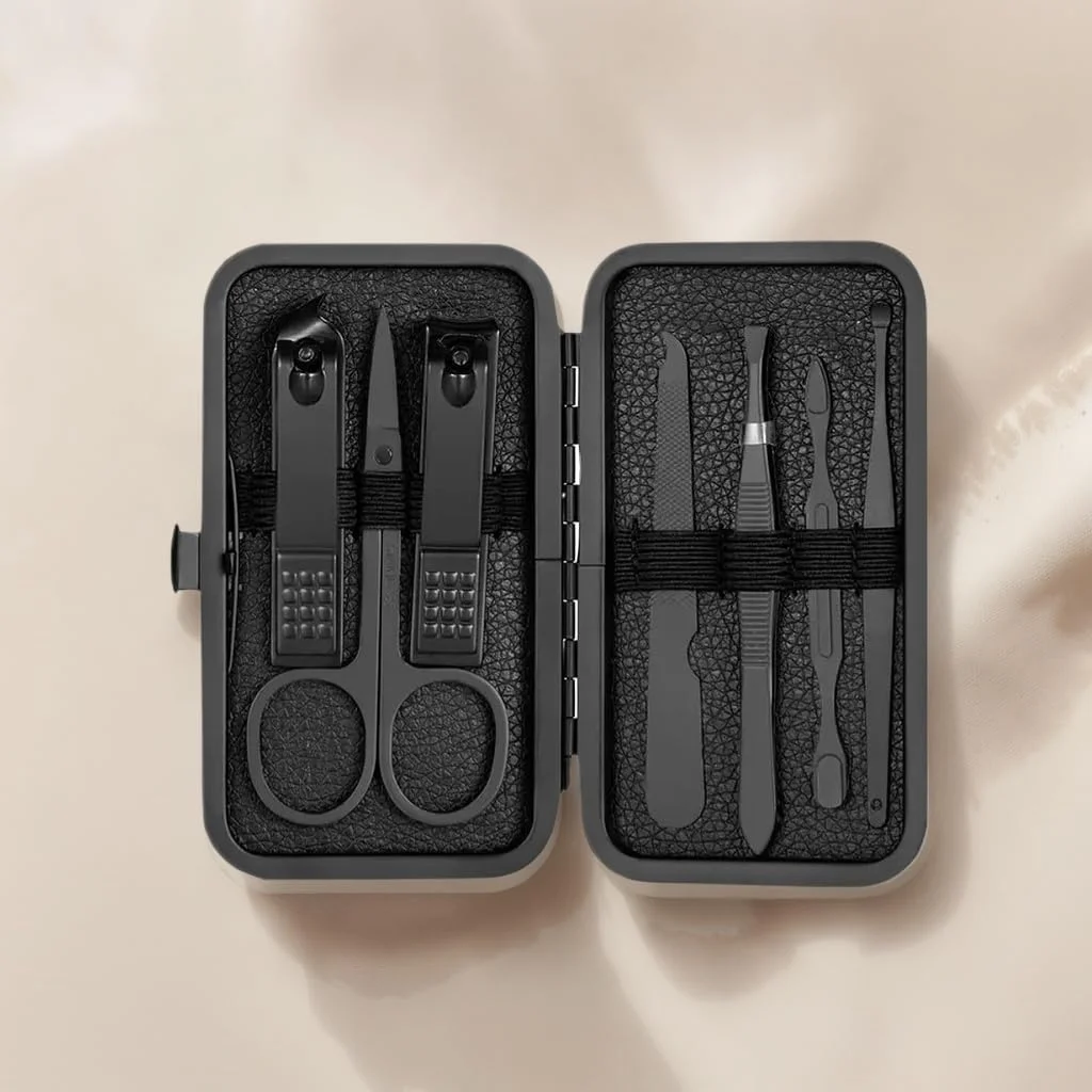 ست مانیکور مشکی کلاسیک - ست 7 تکه استیل ضد زنگ برای مراقبت از دست، پا و صورت - ابزار با کیفیت عالی با کیف چرمی و دکمه سوئیچ لمسی